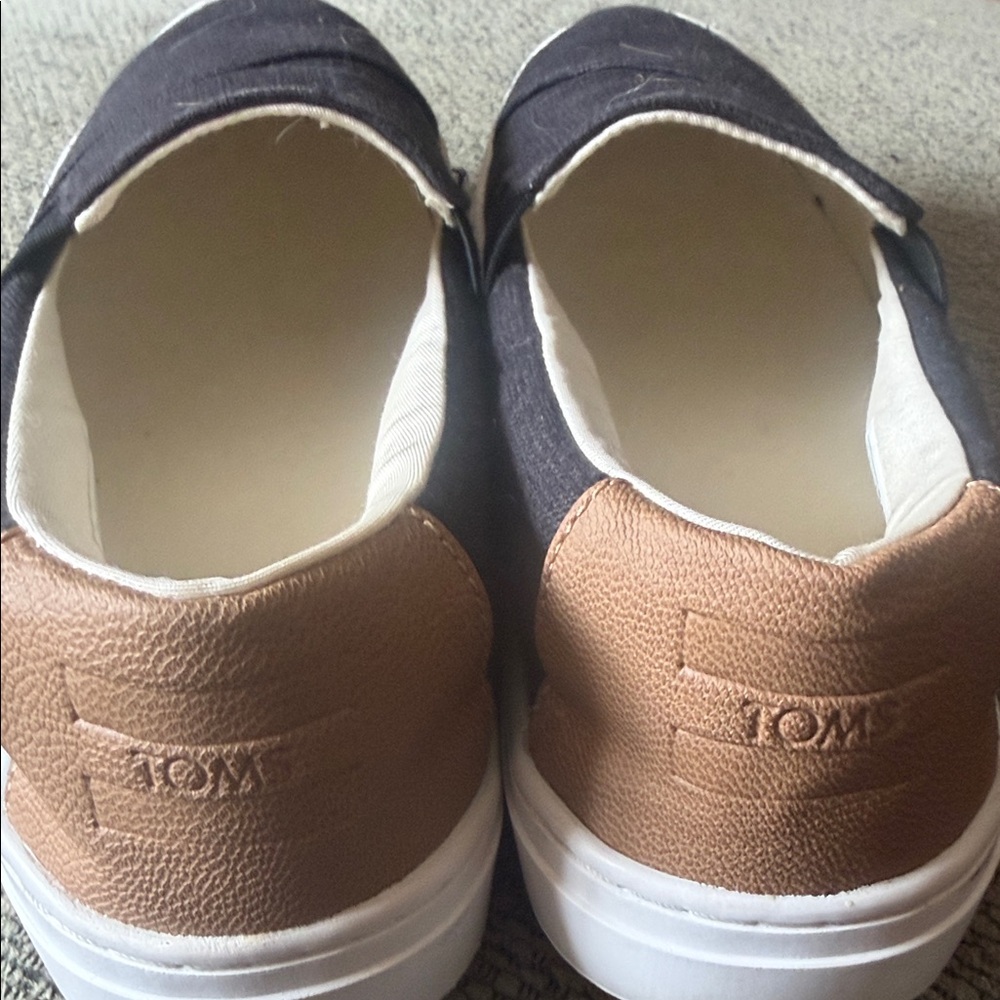 Like New! TOMS Black and Tan Women's Slip-On Sneakers - Picture 7 of 7